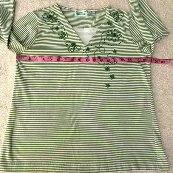 Shenanigans 6 Green & White top w/Embroidery & Sequins below a white V-neck - Picture 10 of 12